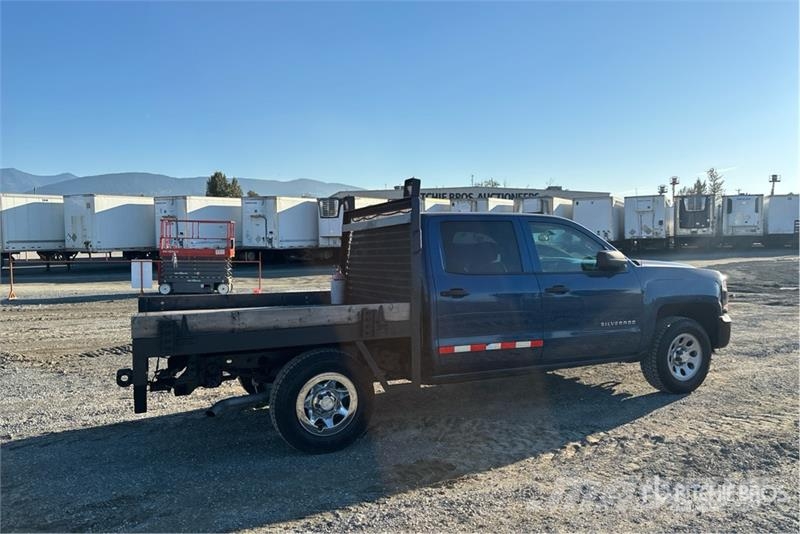 Chevrolet Silverado 1500 Ciężarówki typu Platforma / Skrzynia