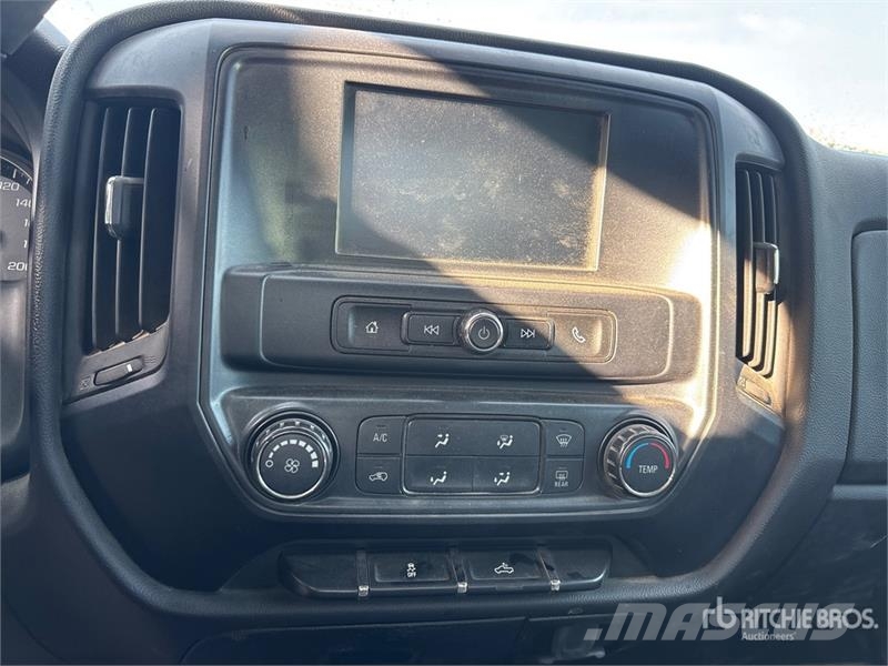 Chevrolet Silverado 1500 4x4 Extended Cab Pickup Egyéb