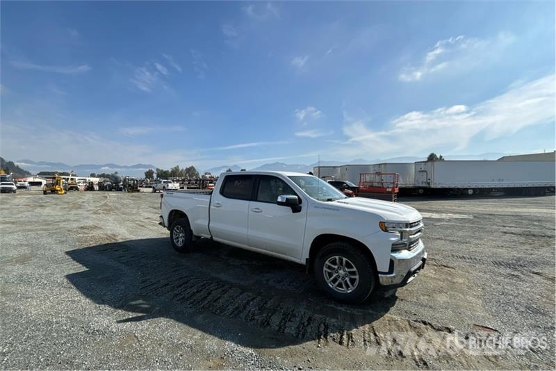 Chevrolet Silverado 1500 LT 4x4 Crew Cab Pickup Diger
