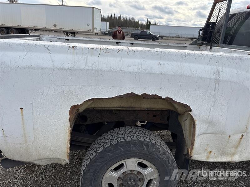 Chevrolet Silverado 2500HD Silverado 4x4 Crew Cab Pickup Ostalo