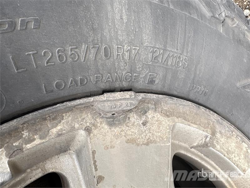 Chevrolet Silverado 2500HD Silverado 4x4 Crew Cab Pickup Ostalo