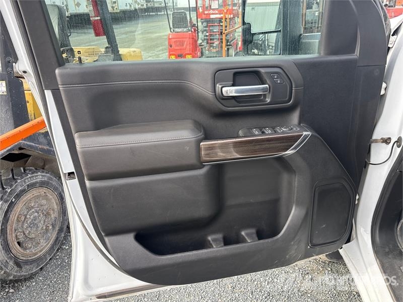 Chevrolet Silverado 3500HD LT 4x4 Crew Cab Pickup Drugi