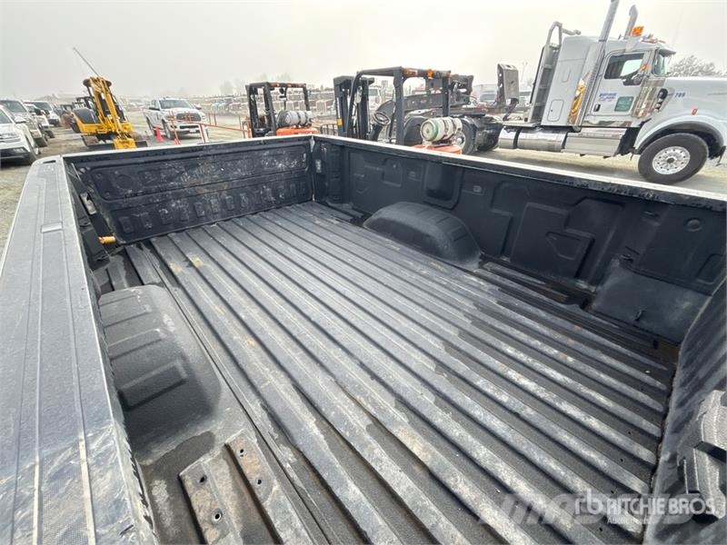 Chevrolet Silverado 3500HD LT 4x4 Crew Cab Pickup Drugi