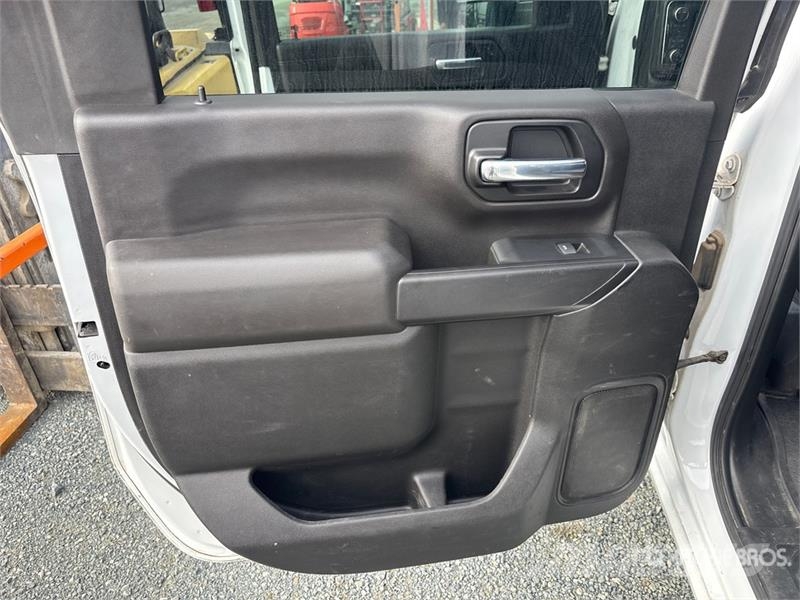 Chevrolet Silverado 3500HD LT 4x4 Crew Cab Pickup Drugi