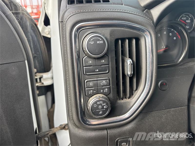 Chevrolet Silverado 3500HD LT 4x4 Crew Cab Pickup Drugi