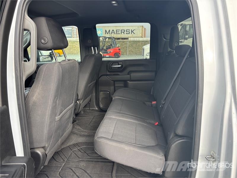 Chevrolet Silverado 3500HD LT 4x4 Crew Cab Pickup Drugi