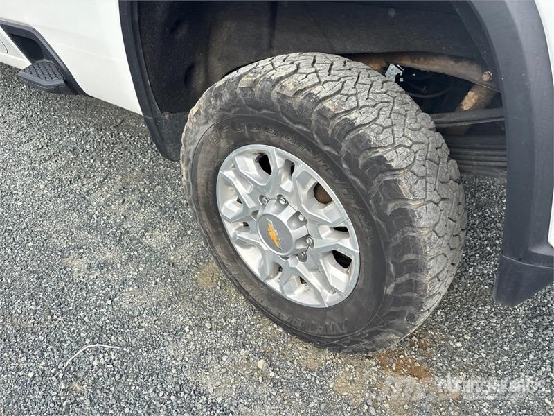 Chevrolet Silverado 3500HD LT 4x4 Crew Cab Pickup Drugi