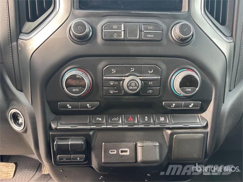 Chevrolet Silverado 3500HD LT 4x4 Crew Cab Pickup Drugi