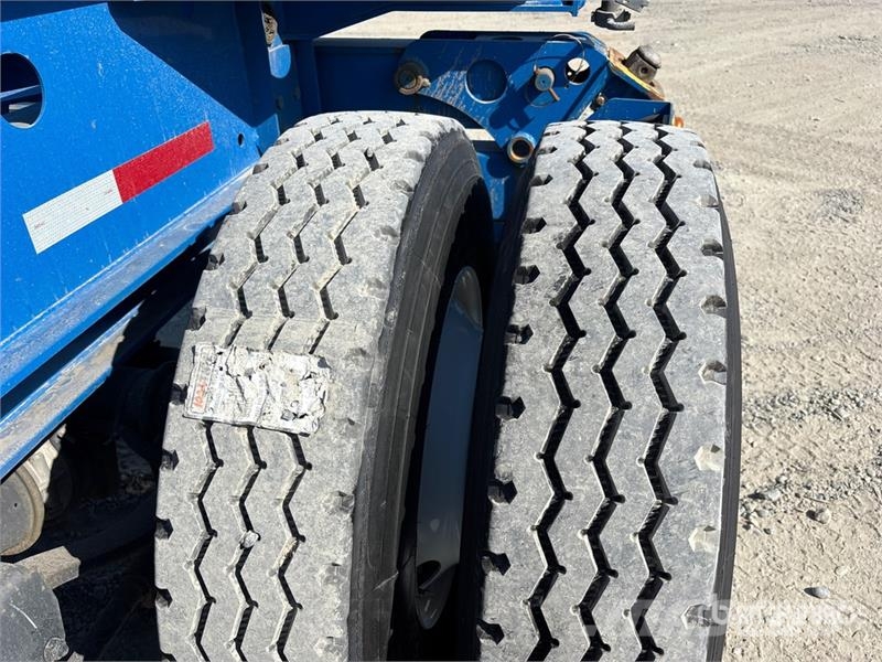 CIMC CB45M3OTC00 Tri/A Extendable Container Trailer Containerframe trailers