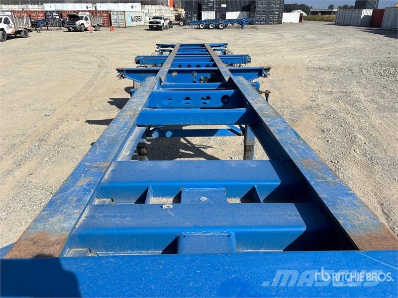 CIMC CB45M3OTC00 Tri/A Extendable Container Trailer Containerchassis