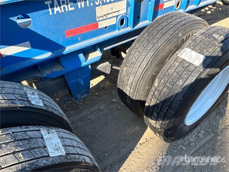 CIMC CB45M3OTC00 Tri/A Extendable Container Trailer Containerhenger