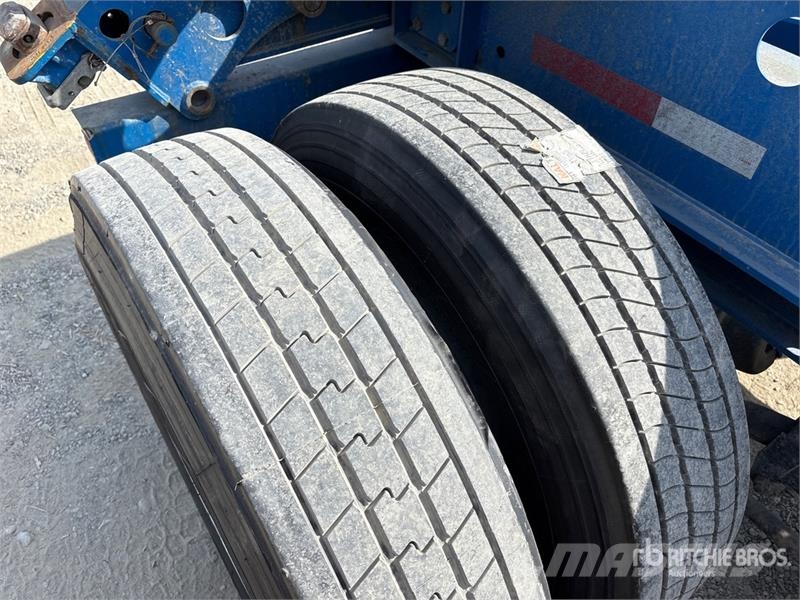 CIMC CB45M3OTC00 Tri/A Extendable Container Trailer 货柜车