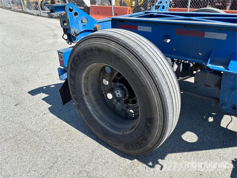 CIMC CB45M3OTC00 Tri/A Extendable Container Trailer Remolques portacontenedores
