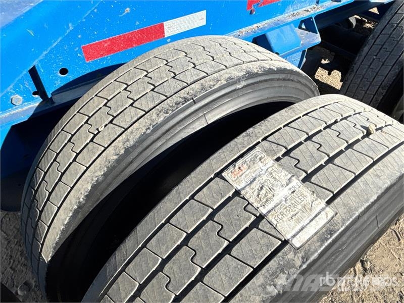 CIMC CB45M3OTC00 Tri/A Extendable Container Trailer Containerhenger