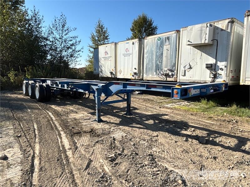 CIMC CB45M3OTC00 Tri/A Extendable Container Trailer Containerhenger