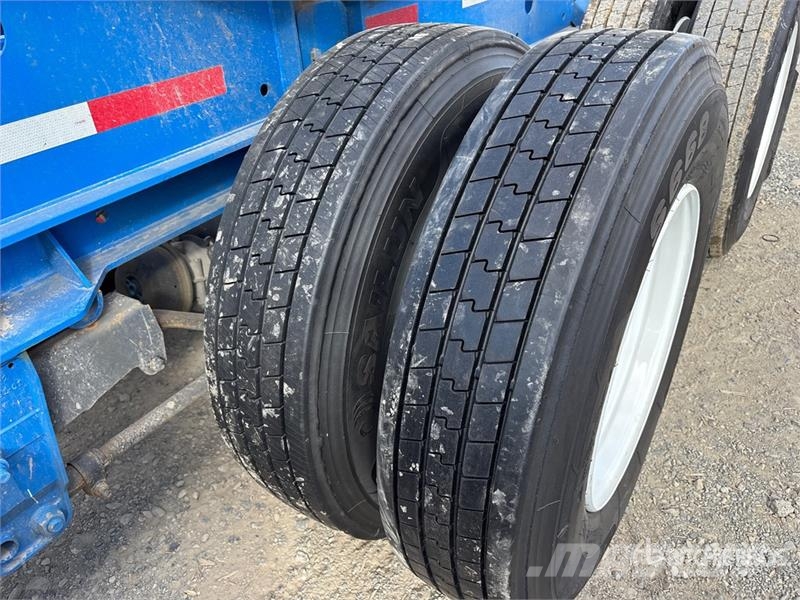 CIMC CB45M3OTC00 Tri/A Extendable Container Trailer Remolques portacontenedores