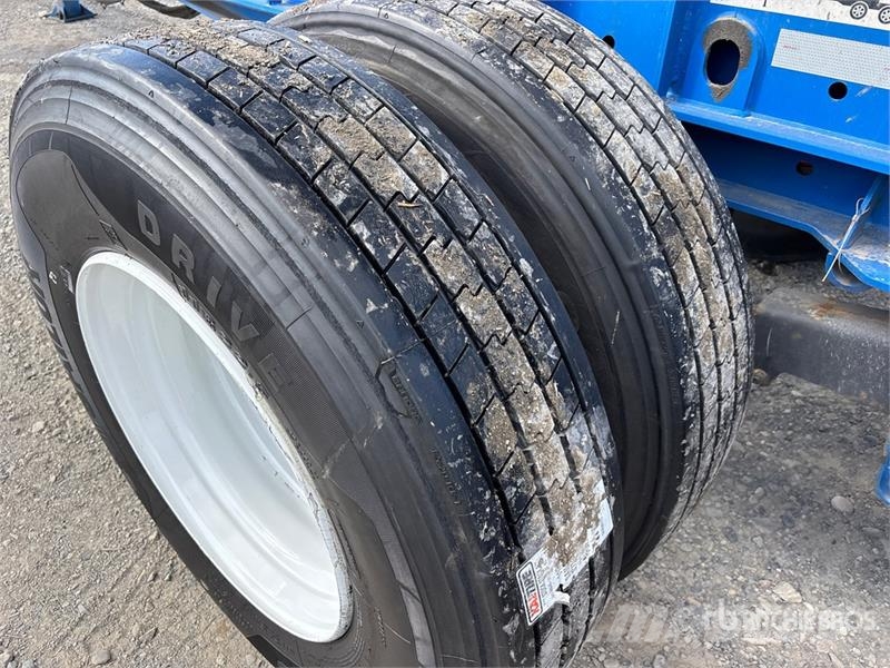 CIMC CB45M3OTC00 Tri/A Extendable Container Trailer Remolques portacontenedores