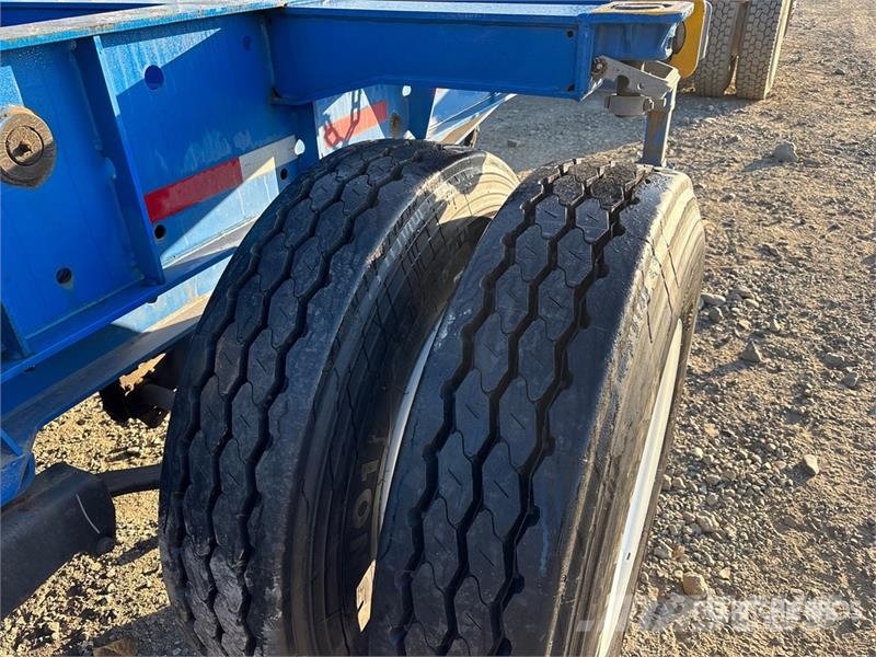 CIMC CB45M3OTC00 Tri/A Extendable Container Trailer Reboques Containerframe