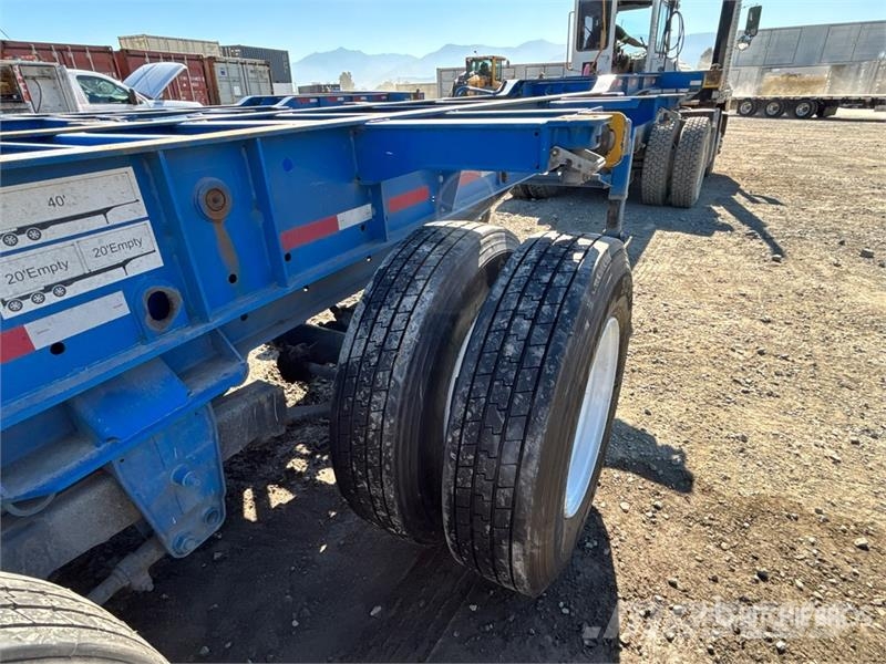 CIMC CB45M3OTC00 Tri/A Extendable Container Trailer Remolques portacontenedores