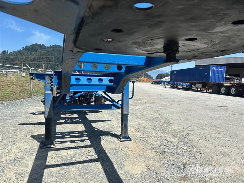 CIMC CB45M3OTC00 Tri/A Extendable Container Trailer Remolques portacontenedores