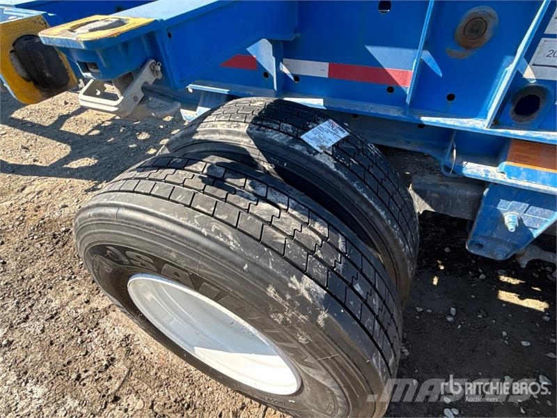 CIMC CB45M3OTC00 Tri/A Extendable Container Trailer Remolques portacontenedores