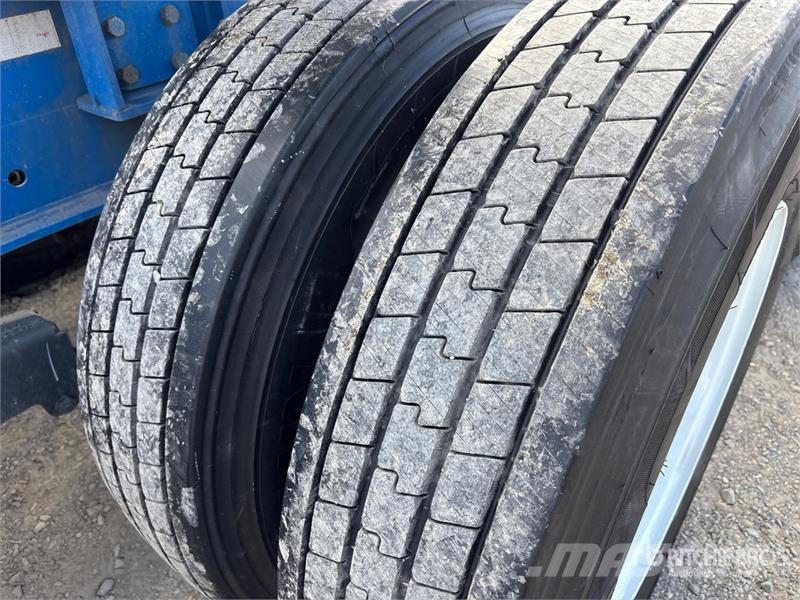 CIMC CB45M3OTC00 Tri/A Extendable Container Trailer Remolques portacontenedores