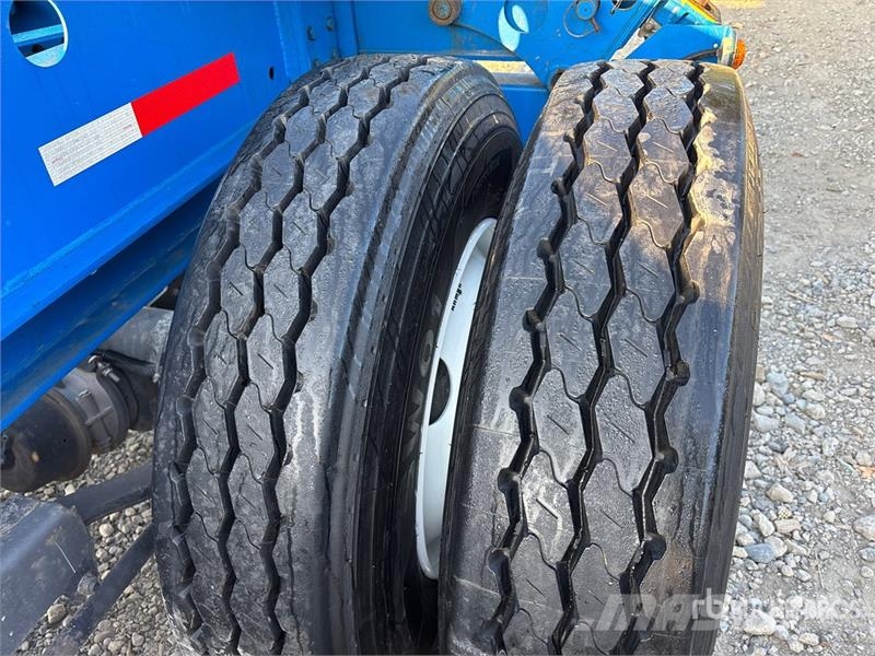 CIMC CB45M3OTC00 Tri/A Extendable Container Trailer Täyskonttiperävaunut
