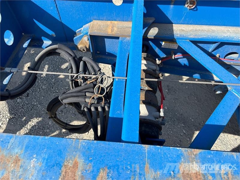 CIMC CB45M3OTC00 Tri/A Extendable Container Trailer Containerchassis