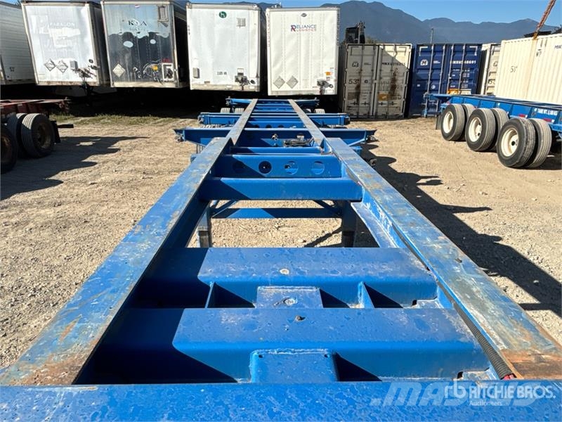 CIMC CB45M3OTC00 Tri/A Extendable Container Trailer Containerhenger