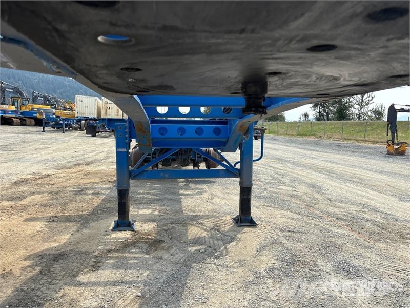 CIMC CB45M3OTC00 Tri/A Extendable Container Trailer مقطورات حاويات