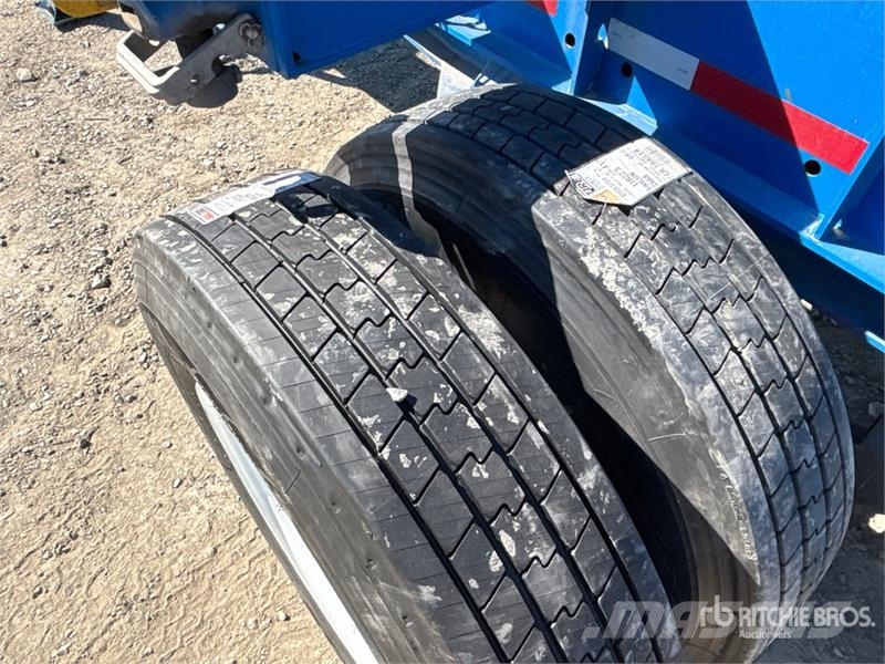 CIMC CB45M3OTC00 Tri/A Extendable Container Trailer Remolques portacontenedores