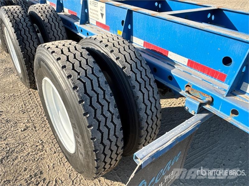 CIMC EX53M3OTC00 53 ft Tri/A Extendable Container Trail Containerchassis
