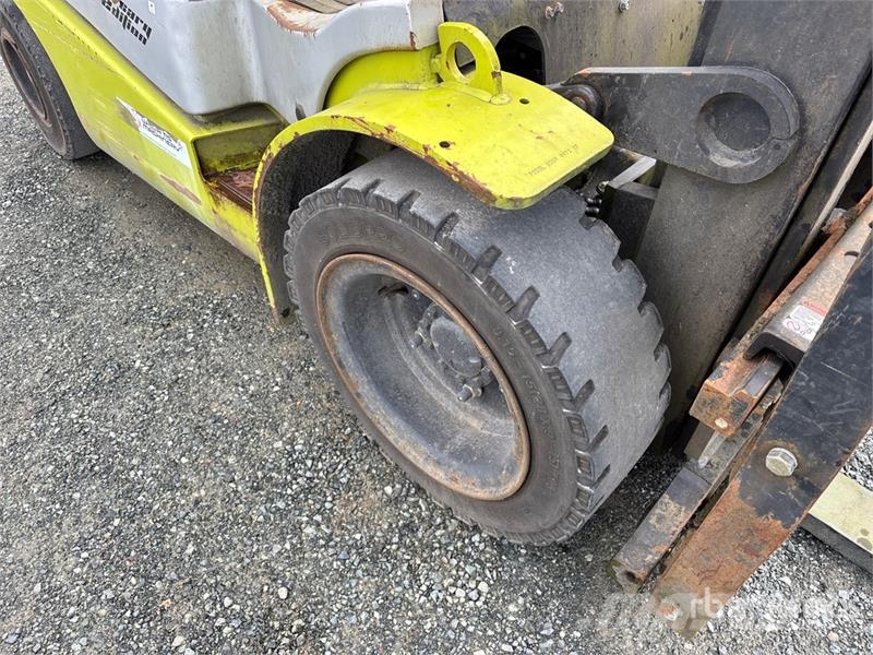Clark C30 5825 lb Cushion Tire Forklift Інше