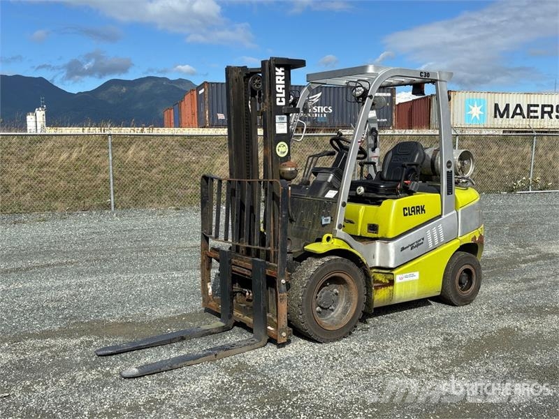 Clark C30 5825 lb Cushion Tire Forklift Інше