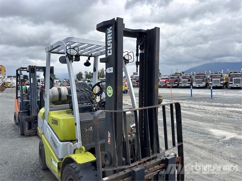 Clark C30 5825 lb Cushion Tire Forklift Інше