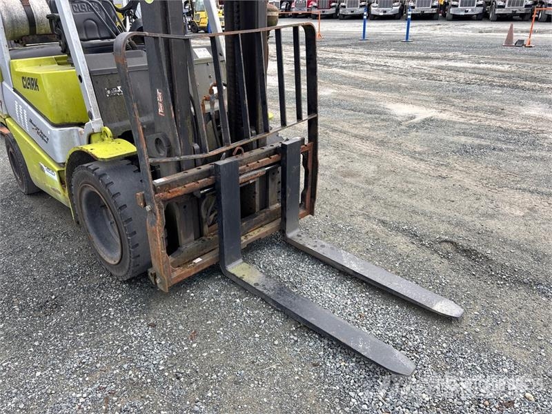 Clark C30 5825 lb Cushion Tire Forklift Інше