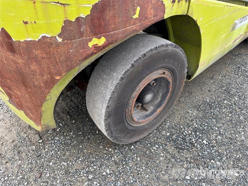 Clark C30 5825 lb Cushion Tire Forklift Інше