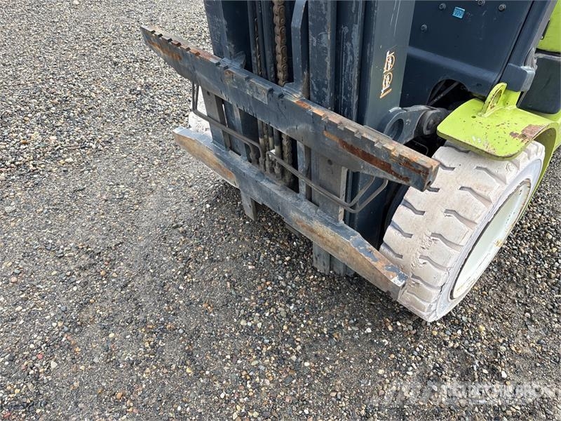 Clark C35 6000 lb Cushion Tire Forklift Інше