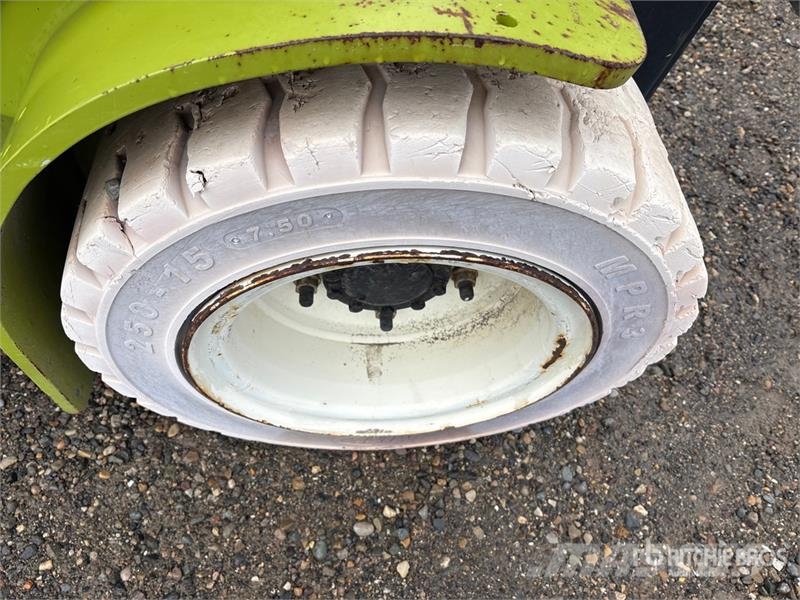 Clark C35 6000 lb Cushion Tire Forklift Вилични кари-повдигачи - други