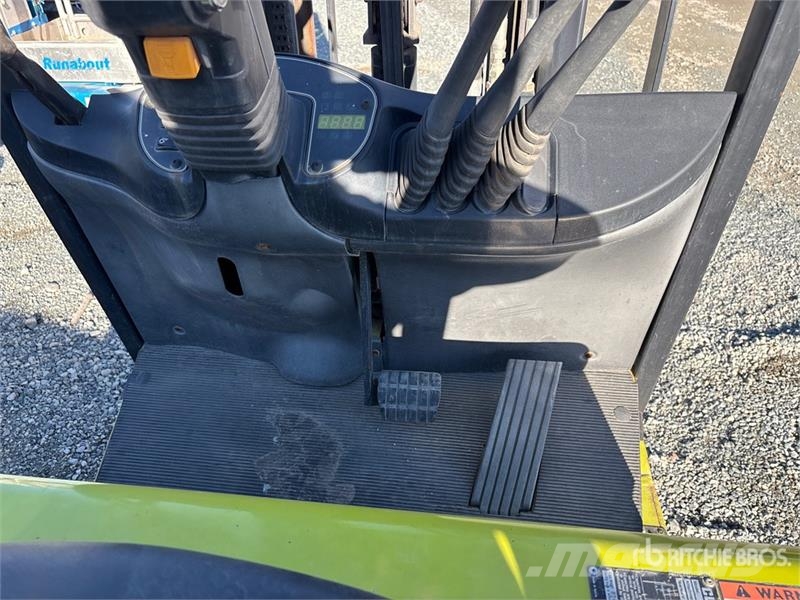 Clark TMX15S 2500 lb Cushion Tire Forklift Carrelli elevatori-Altro
