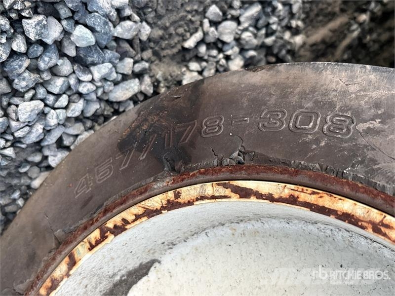 Clark TMX15S 2500 lb Cushion Tire Forklift شاحنات ذات رافعات شوكية - أخرى