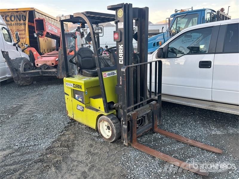 Clark TMX15S 2500 lb Cushion Tire Forklift شاحنات ذات رافعات شوكية - أخرى