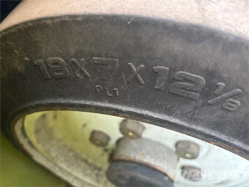 Clark TMX15S 2500 lb Cushion Tire Forklift شاحنات ذات رافعات شوكية - أخرى