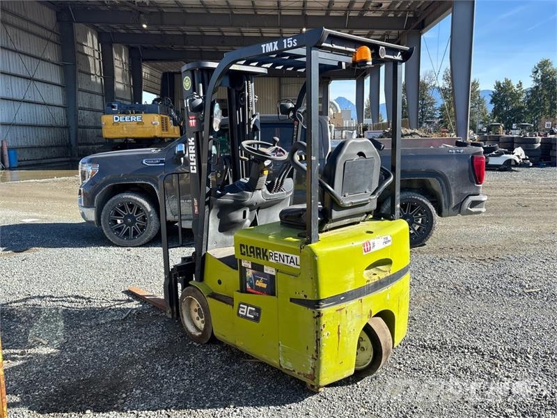Clark TMX15S 2500 lb Cushion Tire Forklift Carrelli elevatori-Altro