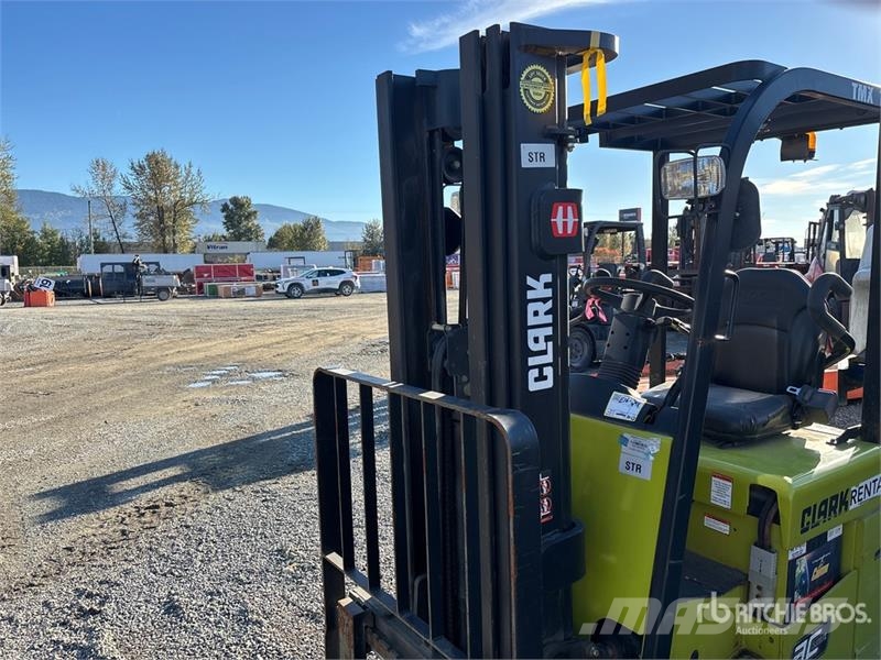 Clark TMX15S 2500 lb Electric Forklift Akumulátorové vozíky