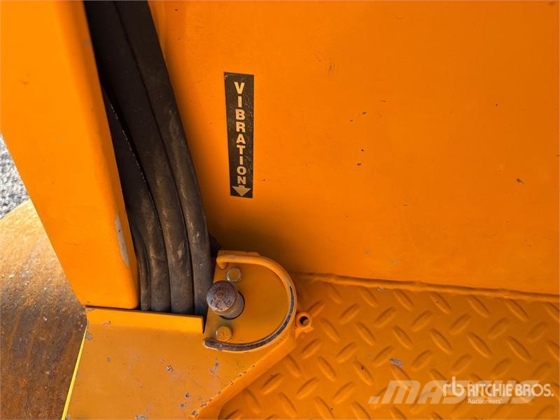 Corniver CT 48S Smooth Drum Compactor مداحل أحادية الأسطوانة