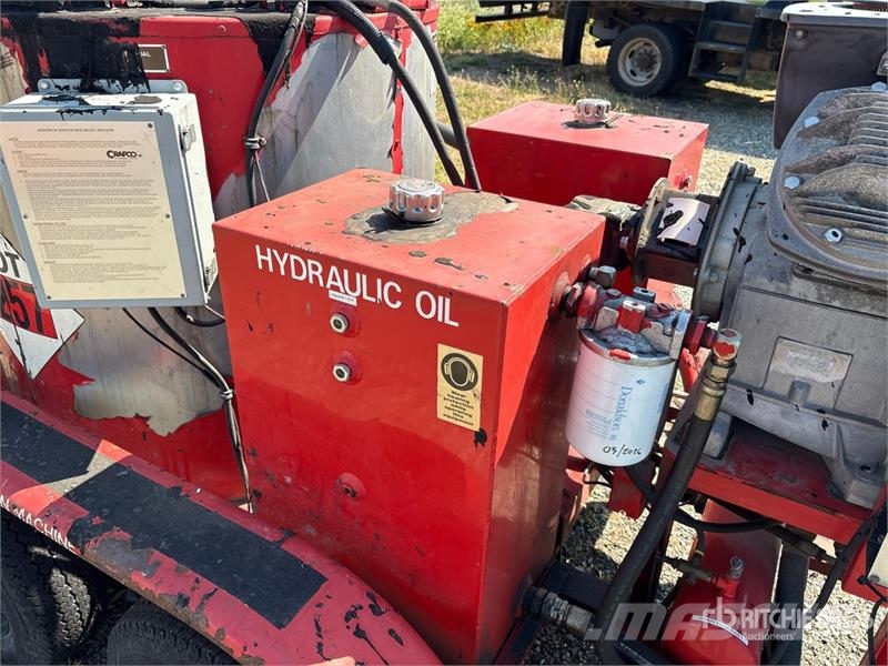 Crafco SS125DC T/A Asphalt Tank Trailer Tankanhänger