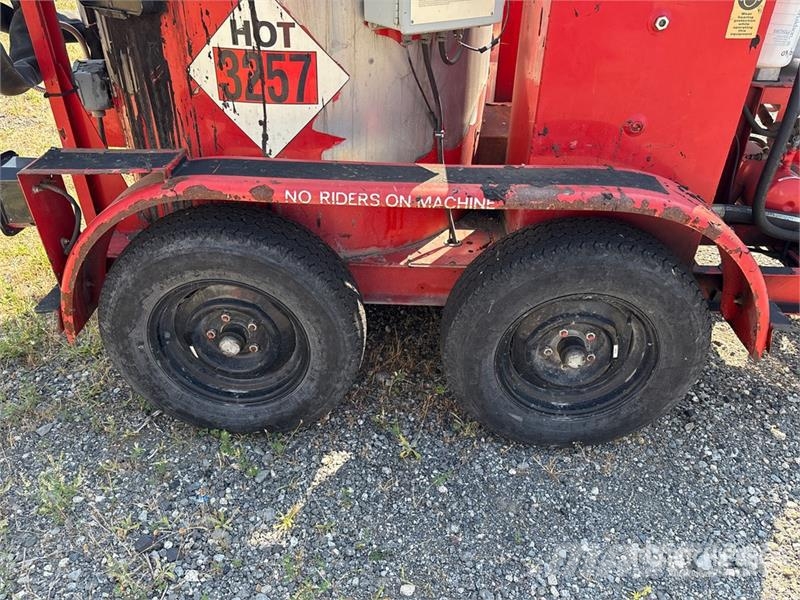 Crafco SS125DC T/A Asphalt Tank Trailer Tankanhänger