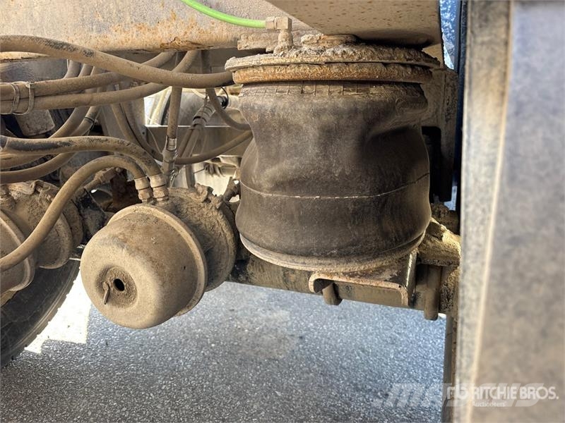  Cross Country 36 ft Tri/A Side Dump Trailer Самоскиди