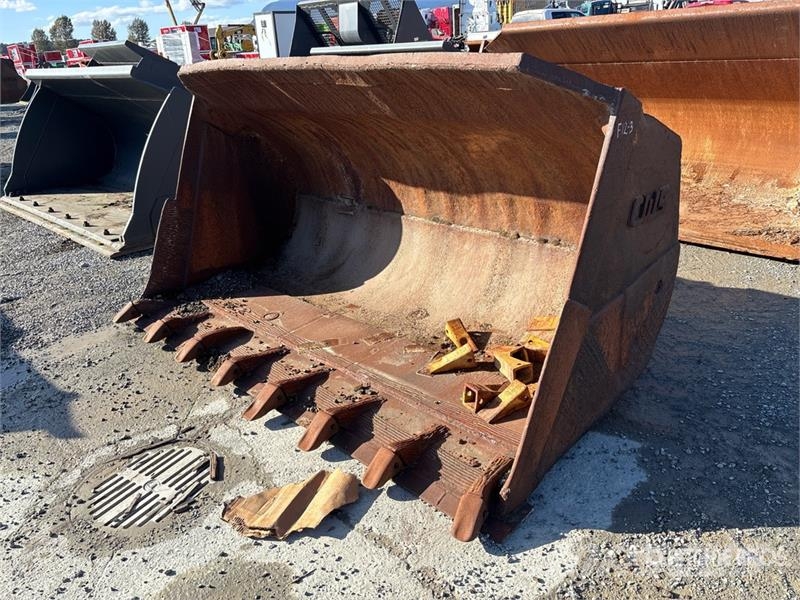 CWS 106 in Wheel Loader Bucket - Fits John Deere 644E Benne